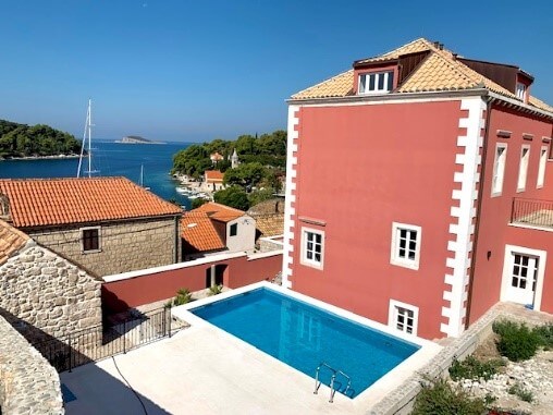 You are currently viewing Old School Cavtat